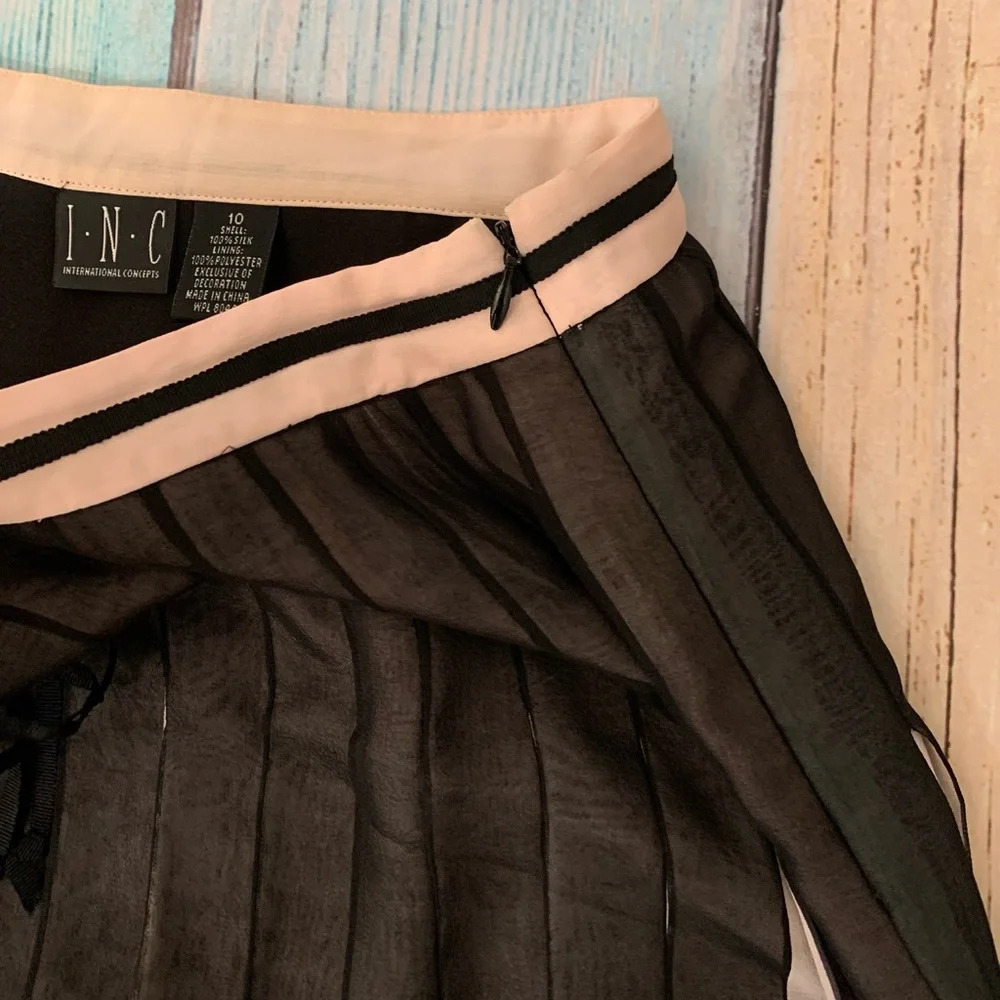 Vintage INC silk pleated skirt - Picture 8 of 9